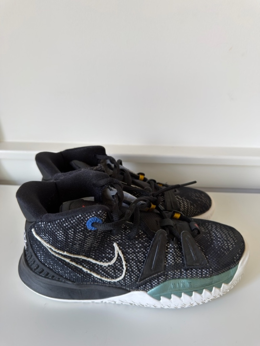 Nike Kyrie 7 Boys Basketball Shoes Sneakers